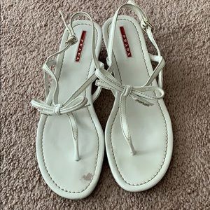 Prada women’s white 39 9 patent wedge sandals bow